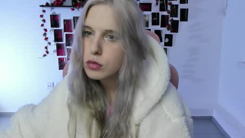 Snapshot of ingannamorte18 chatting on 09/27/25, 04:12 Roki online show from 09/27/25, 04:12