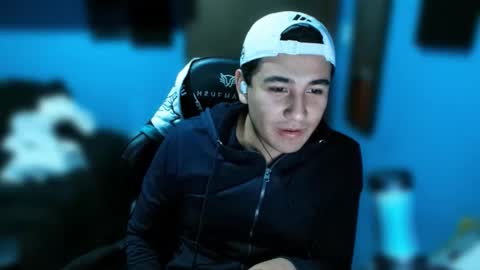 Snapshot of inglesespo89 chatting on 04/14/26, 01:22 Iagust online show from 04/14/26, 01:22