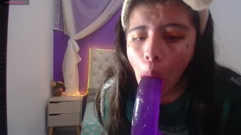 Snapshot of ingrid_casas chatting on 12/07/24, 05:04 Ingrid petite online show from 12/07/24, 05:04