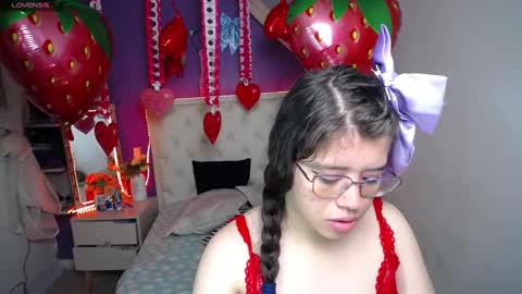Snapshot of ingrid_casas chatting on 02/19/25, 12:03 Ingrid petite online show from 02/19/25, 12:03