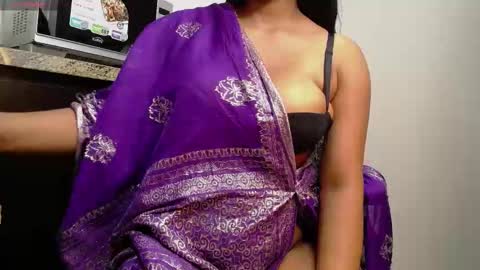 Iniya online show from 02/19/26, 07:43