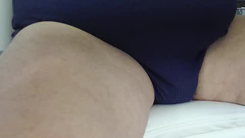 Snapshot of injmolder2 chatting on 01/18/25, 09:55 Hanging Out online show from 01/18/25, 09:55