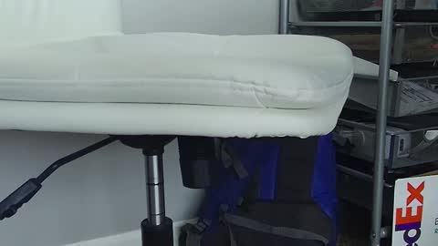 Snapshot of injmolder2 chatting on 03/01/25, 08:53 Hanging Out online show from 03/01/25, 08:53