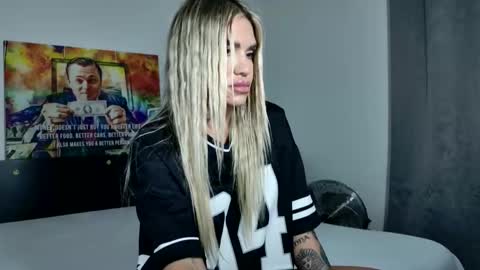 Snapshot of inna_sense chatting on 10/22/25, 04:29 inna_sense online show from 10/22/25, 04:29