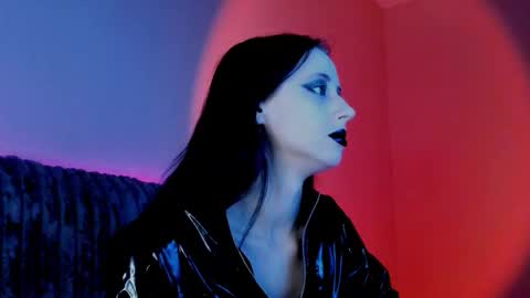 Snapshot of inner_light___ chatting on 10/18/25, 04:19 Venera online show from 10/18/25, 04:19