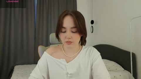 Snapshot of innerblooom chatting on 04/14/26, 02:23 Mia online show from 04/14/26, 02:23