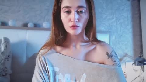 Lina online show from 10/05/25, 02:59