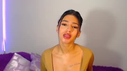 Snapshot of innocent_fox chatting on 12/06/24, 09:24 Abril online show from 12/06/24, 09:24