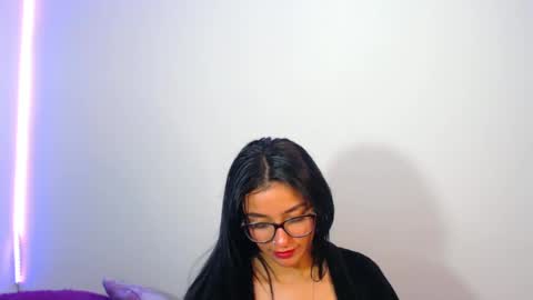 Snapshot of innocent_fox chatting on 01/24/25, 03:54 Abril online show from 01/24/25, 03:54