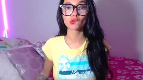 Snapshot of innocent_fox chatting on 10/05/25, 05:39 Abril online show from 10/05/25, 05:39