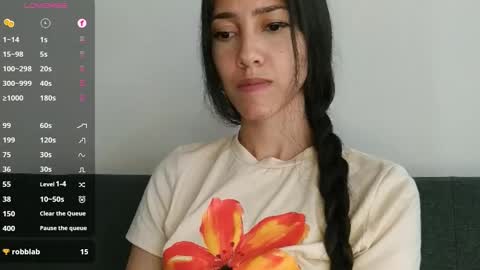 Laroa online show from 11/06/25, 08:43