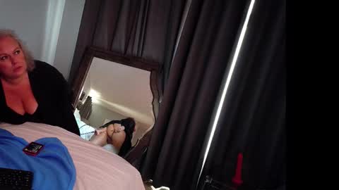 Snapshot of insatiablecpl333 chatting on 02/24/26, 08:07 InsatiableCpl333 online show from 02/24/26, 08:07