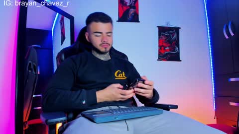 Snapshot of insolemnia chatting on 01/07/25, 04:18 Brayan Chavez online show from 01/07/25, 04:18