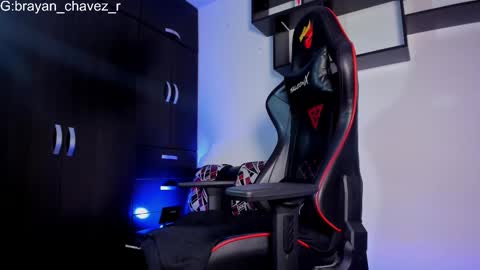 Snapshot of insolemnia chatting on 02/19/25, 08:12 Brayan Chavez online show from 02/19/25, 08:12