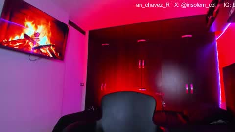 Snapshot of insolemnia chatting on 10/18/25, 08:15 Brayan Chavez online show from 10/18/25, 08:15