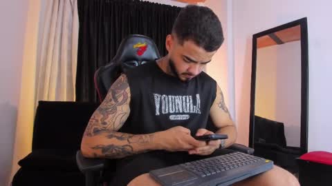 Snapshot of insolemnia chatting on 04/06/26, 01:58 Brayan Chavez online show from 04/06/26, 01:58