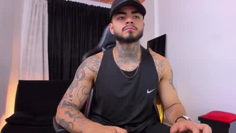 Snapshot of insolemnia chatting on 04/12/26, 02:05 Brayan Chavez online show from 04/12/26, 02:05