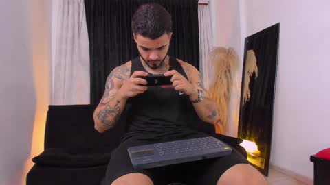 Snapshot of insolemnia chatting on 04/13/26, 01:55 Brayan Chavez online show from 04/13/26, 01:55