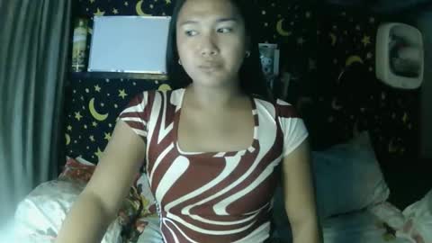 Snapshot of insulting_whoreifica chatting on 04/01/26, 12:17 MAXINE online show from 04/01/26, 12:17