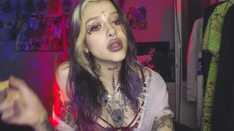 Snapshot of insunnity666 chatting on 12/09/24, 10:09 Insunnity666 online show from 12/09/24, 10:09