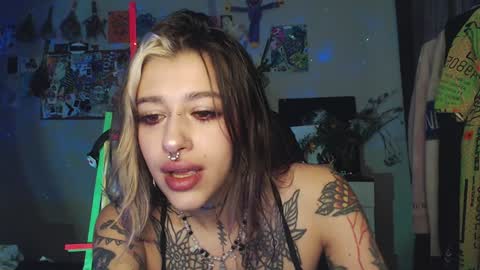 Snapshot of insunnity666 chatting on 12/14/24, 10:45 Insunnity666 online show from 12/14/24, 10:45