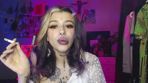 Snapshot of insunnity666 chatting on 12/18/24, 09:08 Insunnity666 online show from 12/18/24, 09:08