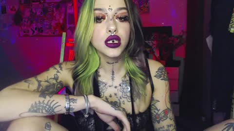 Snapshot of insunnity666 chatting on 01/28/25, 08:04 Insunnity666 online show from 01/28/25, 08:04