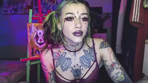 Snapshot of insunnity666 chatting on 02/10/25, 08:10 Insunnity666 online show from 02/10/25, 08:10