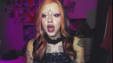 Snapshot of insunnity666 chatting on 10/04/25, 08:18 Insunnity666 online show from 10/04/25, 08:18