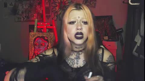 Snapshot of insunnity666 chatting on 11/20/25, 08:41 Insunnity666 online show from 11/20/25, 08:41