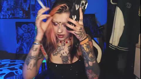 Snapshot of insunnity666 chatting on 12/16/25, 08:36 Insunnity666 online show from 12/16/25, 08:36