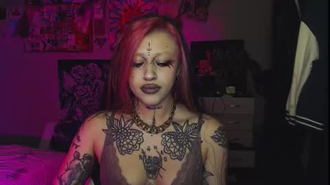 Snapshot of insunnity666 chatting on 01/13/26, 11:21 Insunnity666 online show from 01/13/26, 11:21