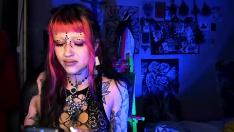 Snapshot of insunnity666 chatting on 04/13/26, 08:14 Insunnity666 online show from 04/13/26, 08:14