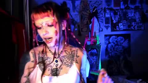 Snapshot of insunnity666 chatting on 04/19/26, 08:33 Insunnity666 online show from 04/19/26, 08:33