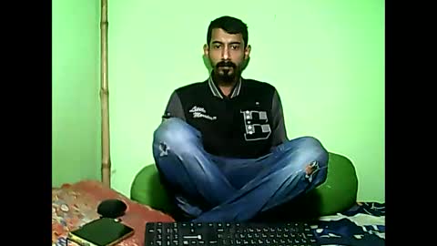 interne8famous online show from 01/11/25, 07:49