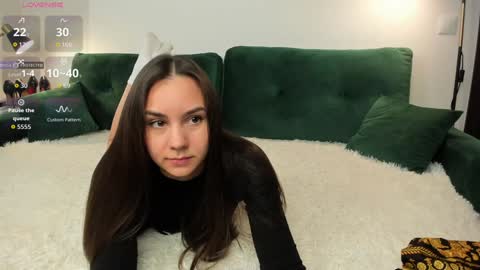 Snapshot of intrigueeme chatting on 09/25/25, 09:35 Yuli online show from 09/25/25, 09:35