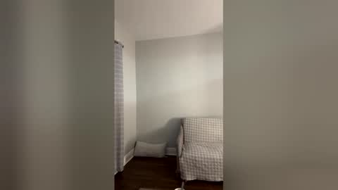 Snapshot of inuk1999 chatting on 12/14/25, 12:16 MrVachon online show from 12/14/25, 12:16