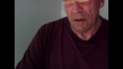 Snapshot of invested2022 chatting on 11/03/25, 04:19 Invested online show from 11/03/25, 04:19