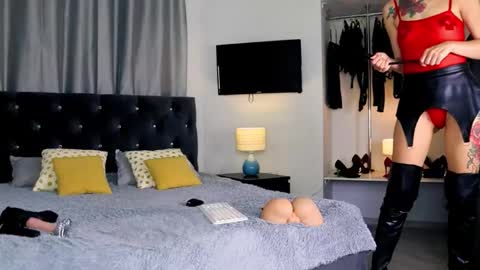 inviting_tina online show from 11/11/25, 03:17