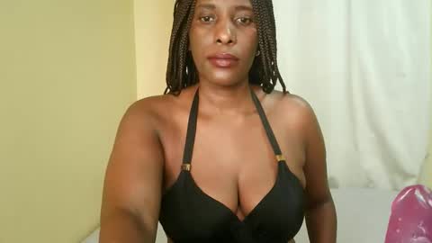 Snapshot of invobae chatting on 10/21/25, 07:03 INVOBAE online show from 10/21/25, 07:03