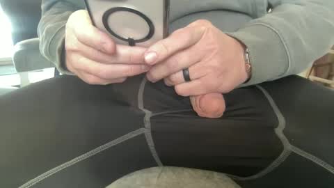 Snapshot of iowafarmcock chatting on 02/21/25, 04:05 iowafarmcock online show from 02/21/25, 04:05