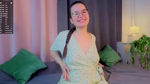 Snapshot of iralascola chatting on 09/09/25, 01:49 Mia online show from 09/09/25, 01:49