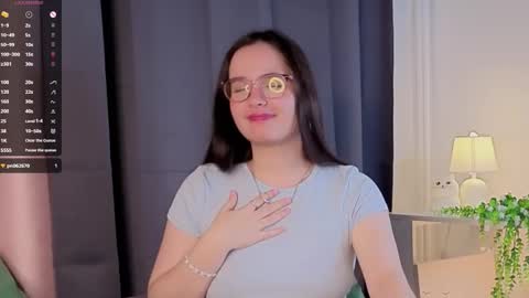 Snapshot of iralascola chatting on 09/13/25, 02:11 Mia online show from 09/13/25, 02:11