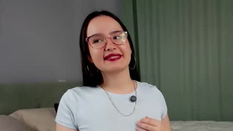 Snapshot of iralascola chatting on 10/08/25, 01:14 Mia online show from 10/08/25, 01:14