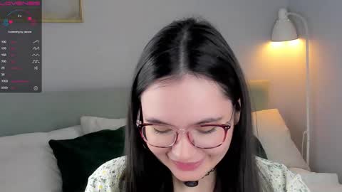 Snapshot of iralascola chatting on 10/21/25, 01:50 Mia online show from 10/21/25, 01:50