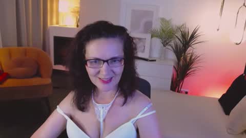 Irene online show from 10/16/25, 06:25