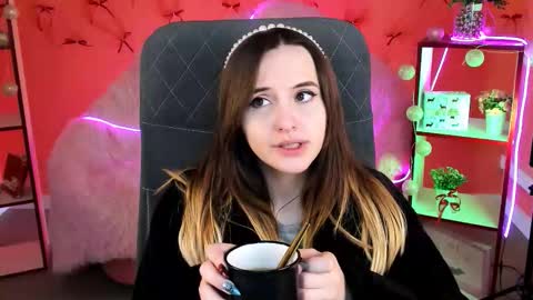 IreneBailey online show from 12/03/25, 09:18