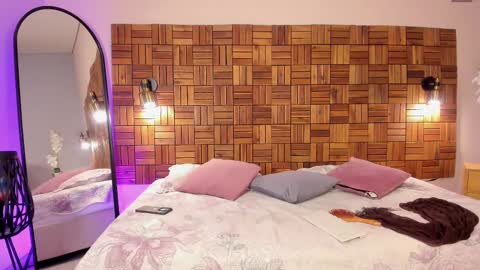 Iris Rosse online show from 02/22/25, 08:31