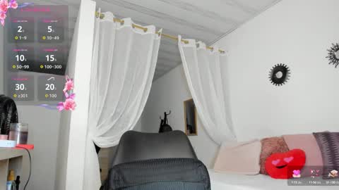 Snapshot of irina_05 chatting on 10/10/25, 11:48 IRINA online show from 10/10/25, 11:48