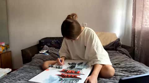 Evie online show from 09/15/25, 09:09